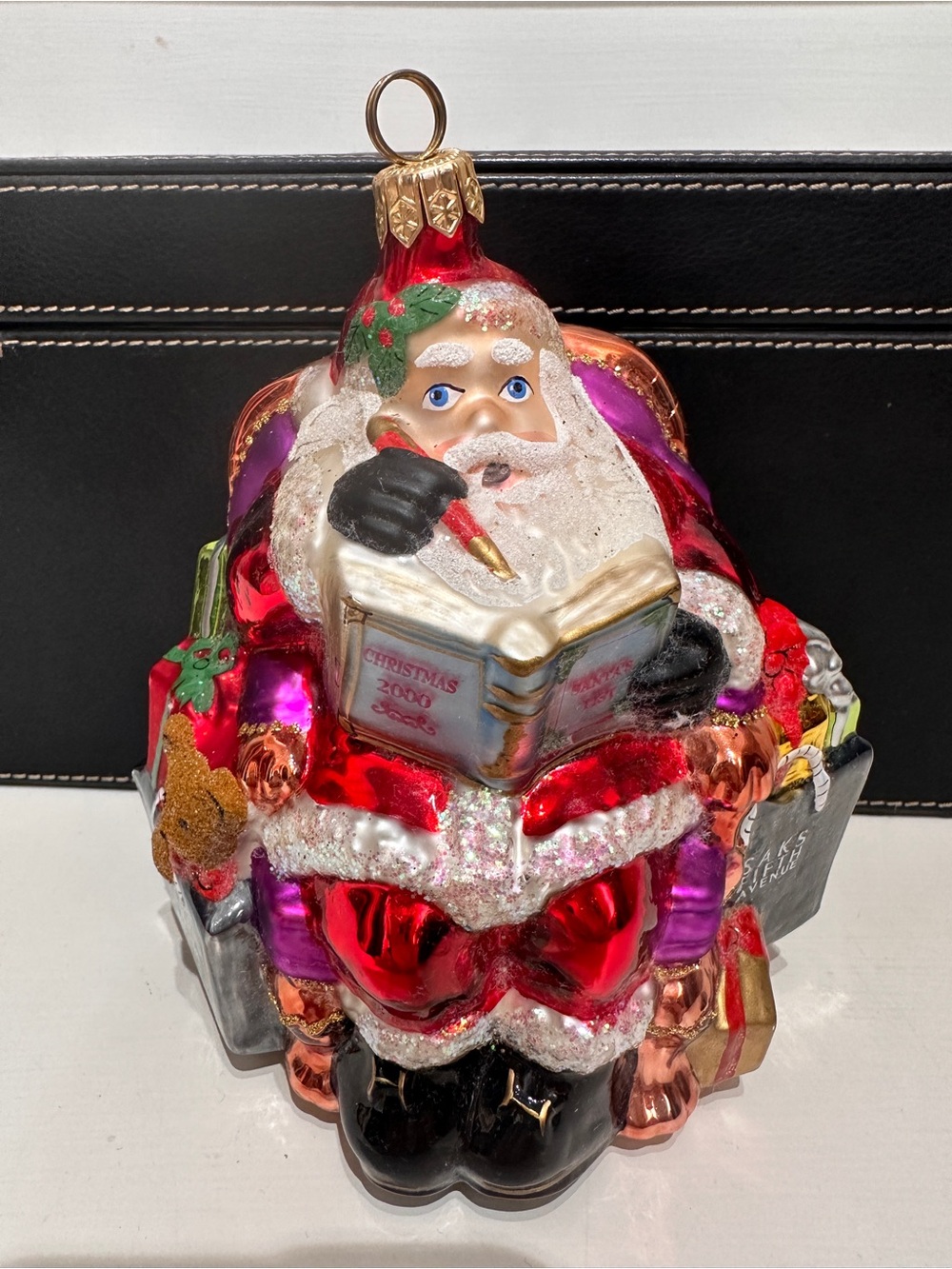 POLONAISE COLLECTION SAKS 5TH AVENUE 2000 SANTA CHRISTMAS
GLASS ORNAMENT AP 1255